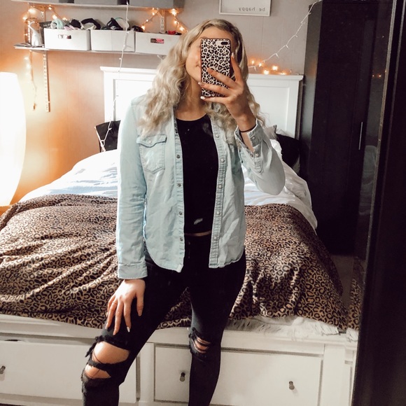 American Eagle Outfitters Tops - AMERICAN EAGLE light denim shirt SMALL